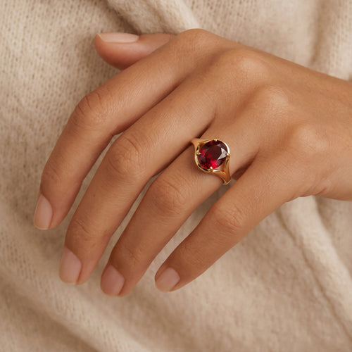 2.5ct Oval Garnet Split Shank Ring - Natural Stone - January Birthstone
