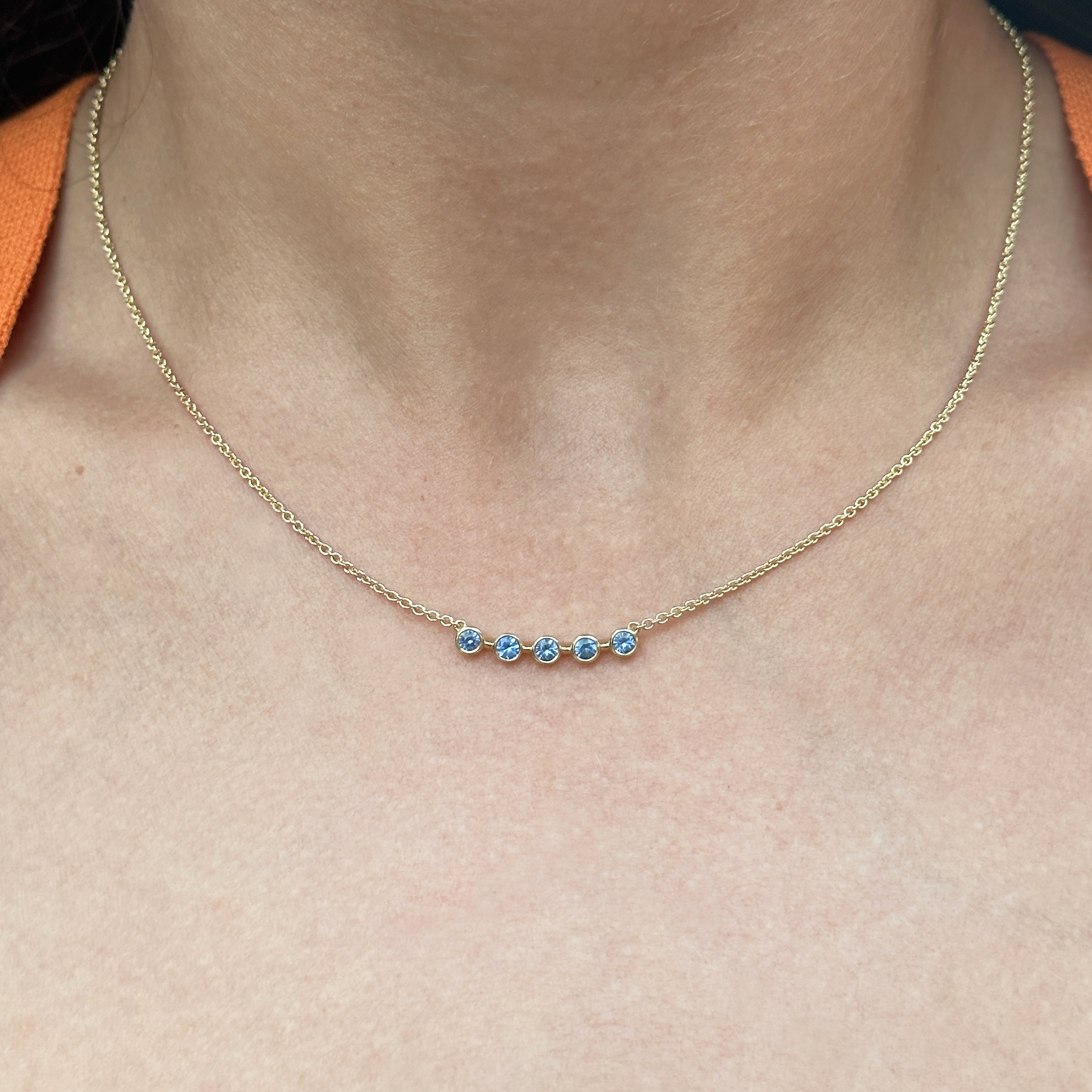The 5 Rounds Sapphire Necklace - 18K / Platinum